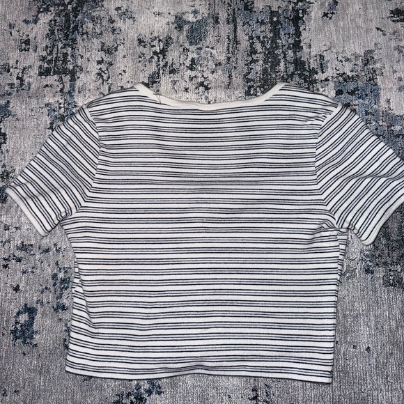 Levi's Navy Blue and White Striped Crop T-Shirt - Picture 7 of 7
